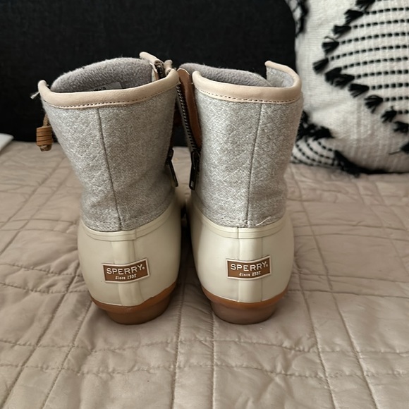 Sperry Women's Saltwater Wool Embossed Duck Boot size 7.5 oat - Picture 3 of 6
